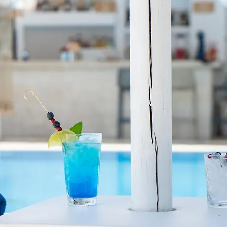 Deluxe Bb For 4 Guests Perivolos (Santorini)